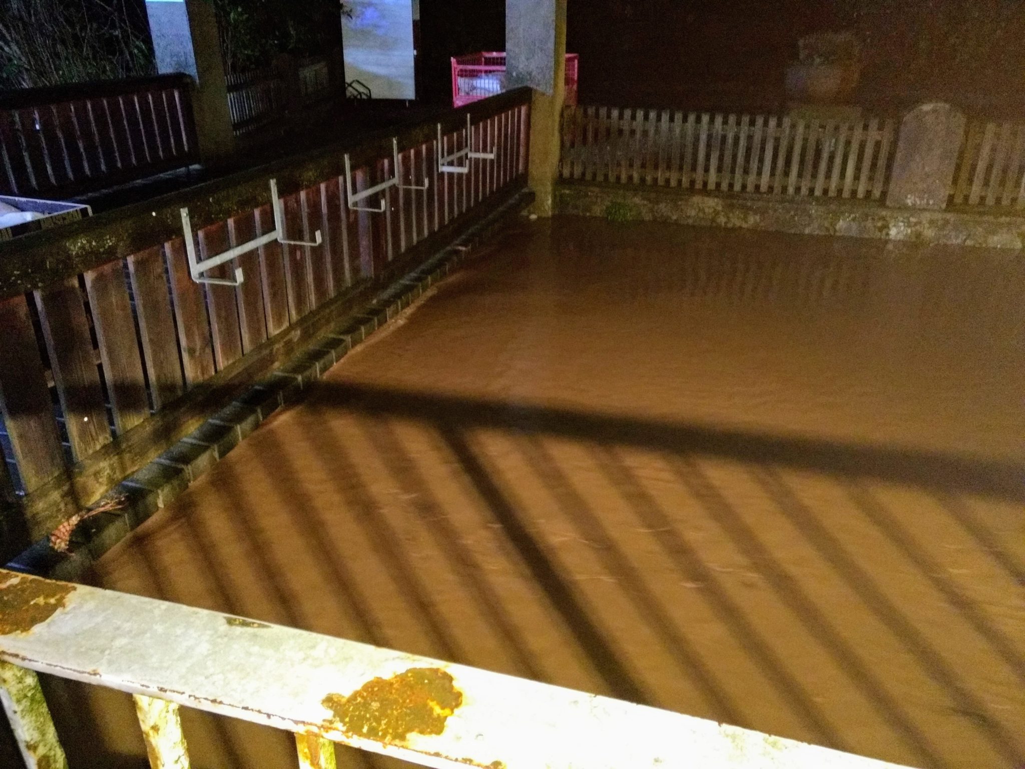 Hochwasser und Brandeinsatz
