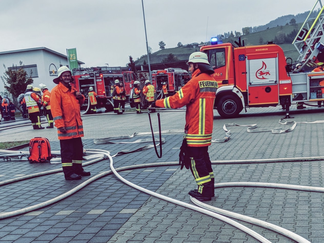 Retter meistern knifflige Übungsszenarien