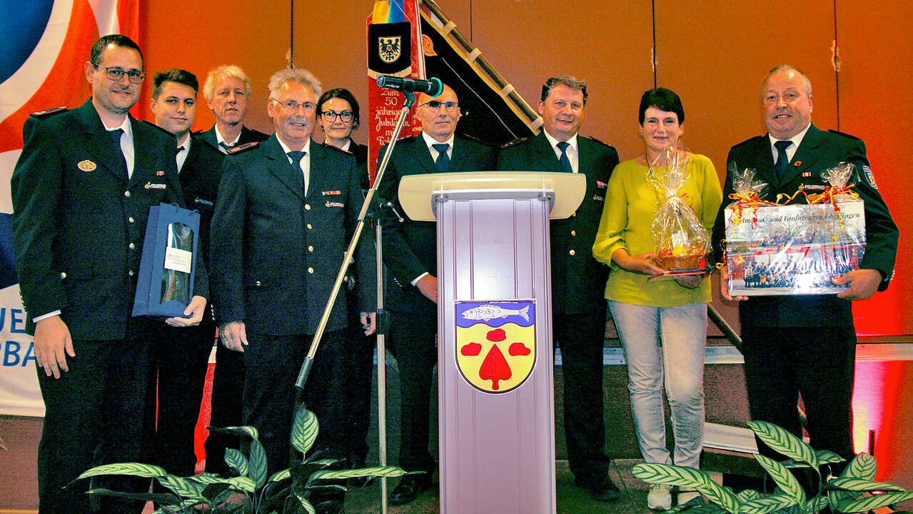 Hohe Ehrung für den ehemaligen Feuerwehrkommandanten Clemens Neumaier