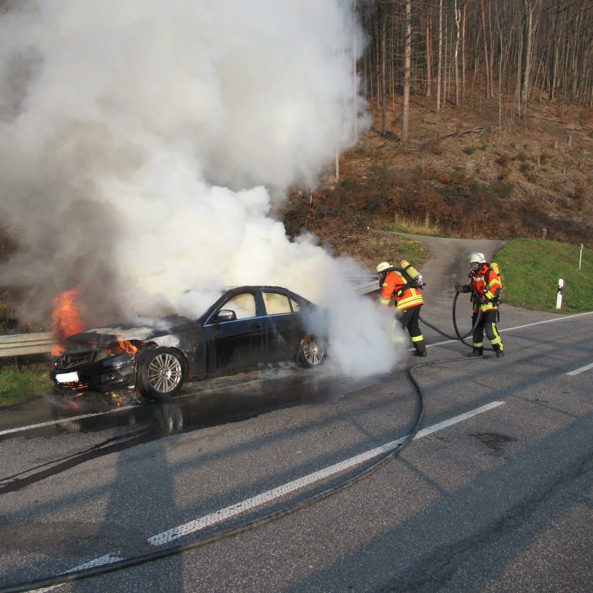 Fahrzeugbrand zwischen Steinach und Stöcken