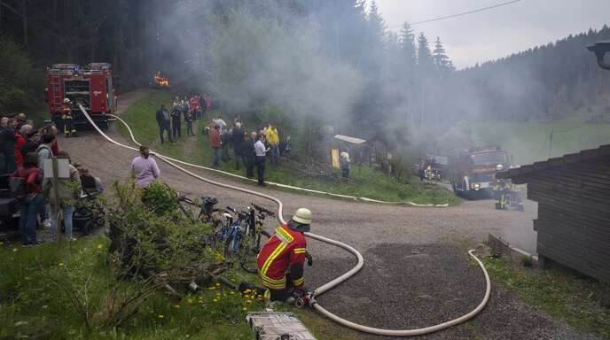 Feuerwehren proben in Mühlenbach Verhalten für den Ernstfall